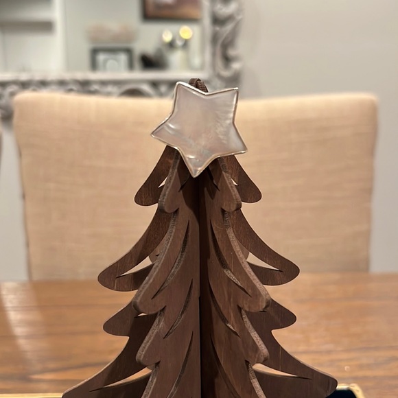 Mother of Pearl and Sterling Silver Star Ring - Picture 2 of 3